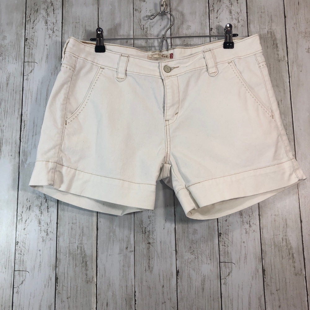 Levi’s 545 White 4” Shorts 12M
